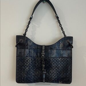 BOTTEGA VENETA Elegant Black and Blue Small Beverly Bag Exotic Skin Intrecciato